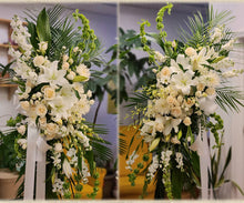 Load image into Gallery viewer, Florist Choice | Standing Spray