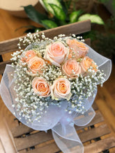 Load image into Gallery viewer, Variety Colored Roses - 60 cm Super Premium