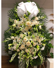 Load image into Gallery viewer, Florist Choice | Standing Spray