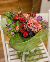 Load image into Gallery viewer, Florist Choice Mixed Flowers Bouquet (Hand-Held)