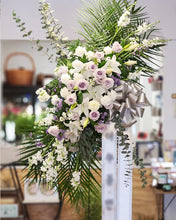 Load image into Gallery viewer, Florist Choice | Standing Spray