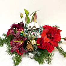 Load image into Gallery viewer, Snow White's Cottage